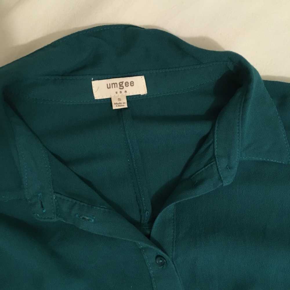 Umgee Gathered Button Down Blouse - image 6